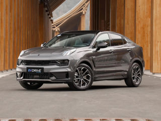 Lynk & Co 05 foto 2