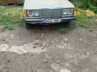 Mercedes Series (W123)