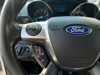 Ford Kuga foto 16