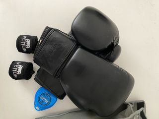 Продам перчатки для бокса Venum - 999 леев foto 3