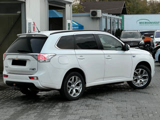 Mitsubishi Outlander foto 4