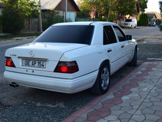 Mercedes Series (W124) foto 4