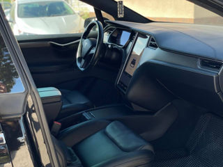 Tesla Model X foto 14