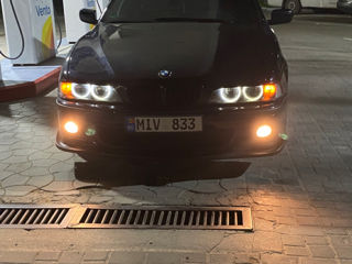 BMW 5 Series foto 9