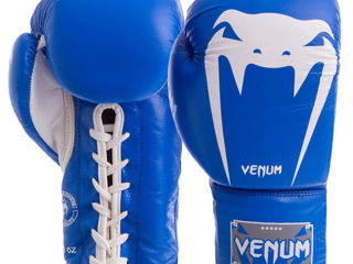 Перчатки боксерские кожаные на шнуровке Venum 10,12,14 O.Z в наличии ( новые) !!! foto 1