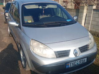 Renault Grand Scenic foto 2