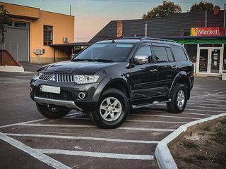 Mitsubishi Pajero Sport foto 1