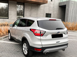 Ford Kuga foto 4