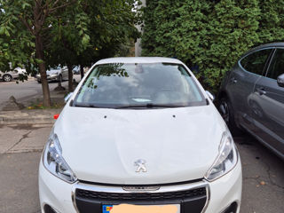 Peugeot 208 foto 4