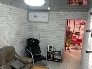 Салон VMode предлагает место в аренду парикмахеру- стилисту ! Цена 150 евро + комунальные foto 8