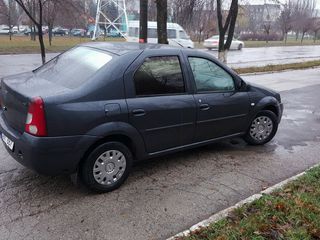 Dacia Logan foto 2