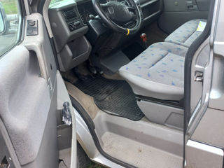 Volkswagen Caravelle foto 6