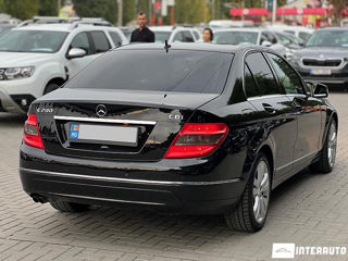 Mercedes C-Class foto 3