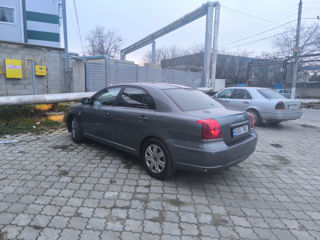 Toyota Avensis foto 4