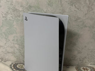 Продам PlayStation 5 с двумя джойстиками и аккаунтом foto 3