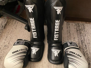 Vind echipament total de KickBoxing !!