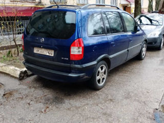 Opel Zafira фото 3