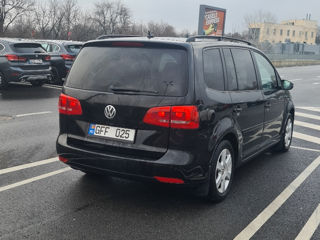 Volkswagen Touran foto 3