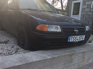 Opel Astra foto 1