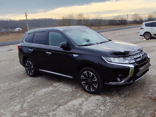 Mitsubishi Outlander foto 2