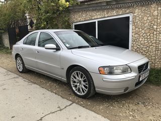 Volvo S60 foto 1