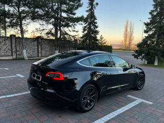 Tesla Model 3 foto 5