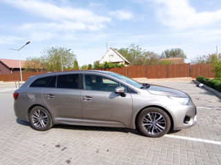 Toyota Avensis foto 6