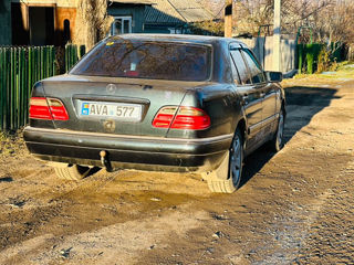 Mercedes E-Class foto 4