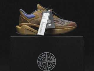 New Balance FuelCell Dark x Stone Island foto 2