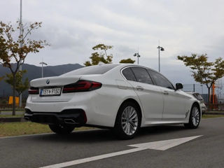 BMW 5 Series foto 7