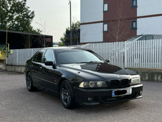 BMW 5 Series foto 1