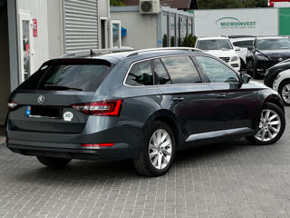 Skoda Superb foto 4