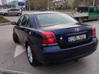 Toyota Avensis foto 4