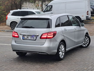 Mercedes B-Class foto 2