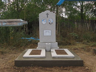 Monumente  din mozaica si granit, obiecte funerare (coroane, cruci, sicrie ) foto 9