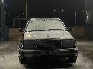 Mercedes E-Class foto 2