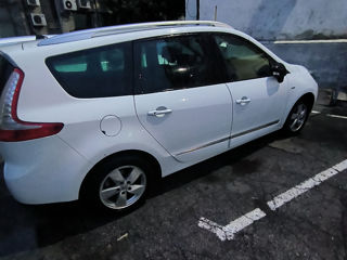 Renault Grand Scenic foto 2