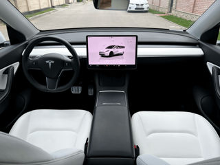 Tesla Model Y foto 10