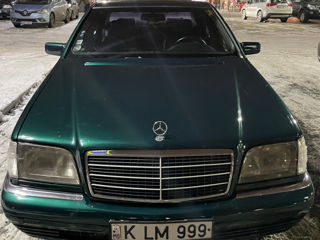 Mercedes S-Class foto 1