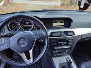 Mercedes C-Class foto 8