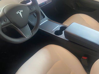 Tesla Model 3 фото 2