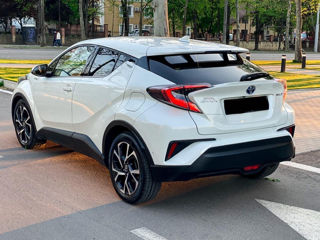 Toyota C-HR foto 2