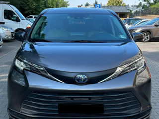 Toyota Sienna foto 2