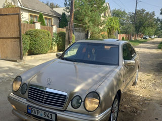 Mercedes E-Class foto 2