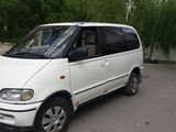 Nissan Serena foto 2