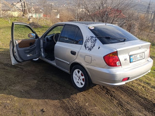 Hyundai Accent foto 6