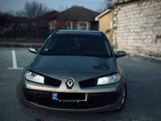 Renault Megane foto 2