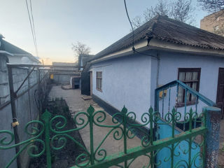 Vind casa in orasu drochia in centru 25000