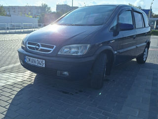 Opel Zafira foto 2