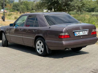 Mercedes E-Class foto 2